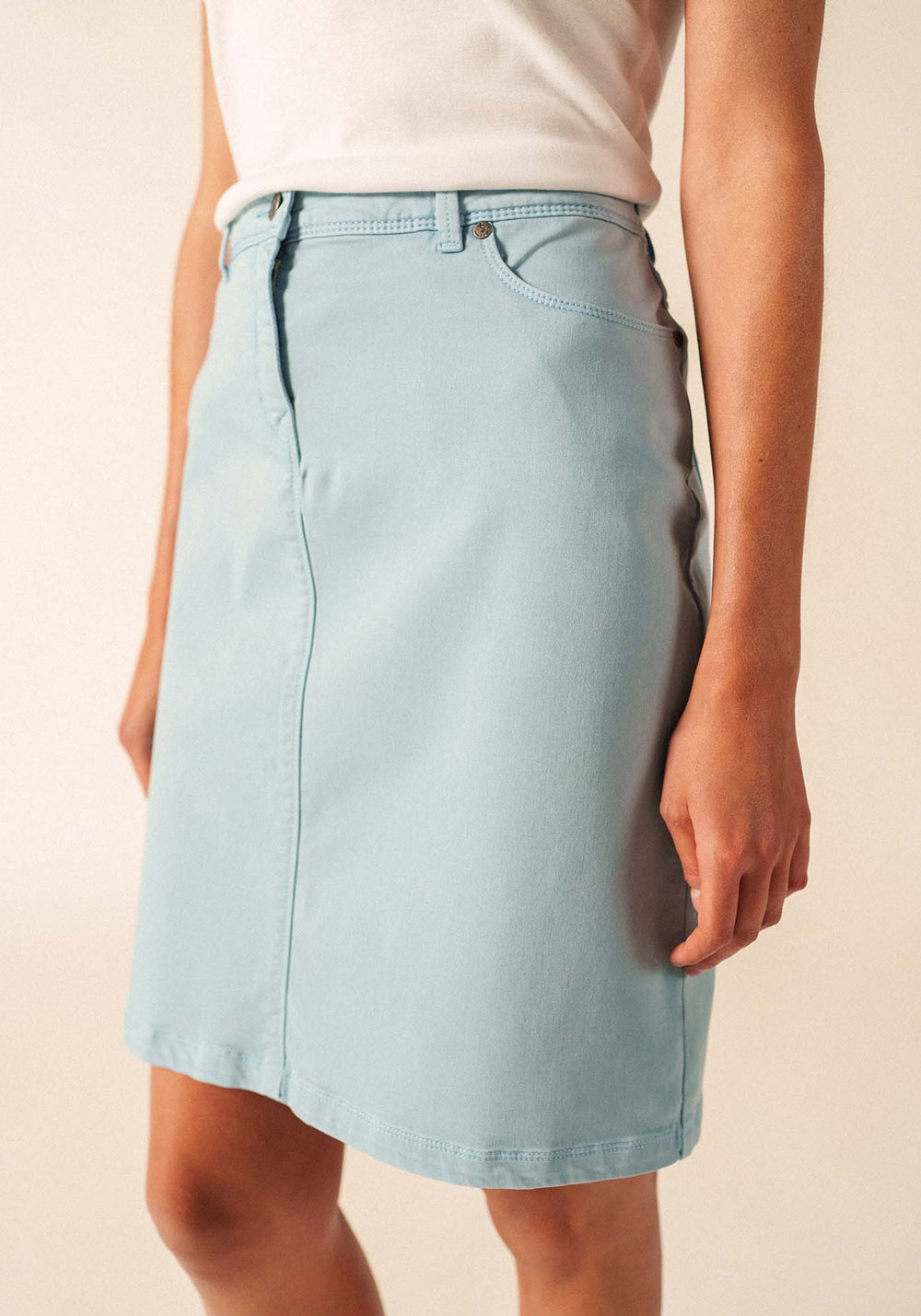 Elfy Stretch Denim Skirt (SKYLIGHT BLUE)
