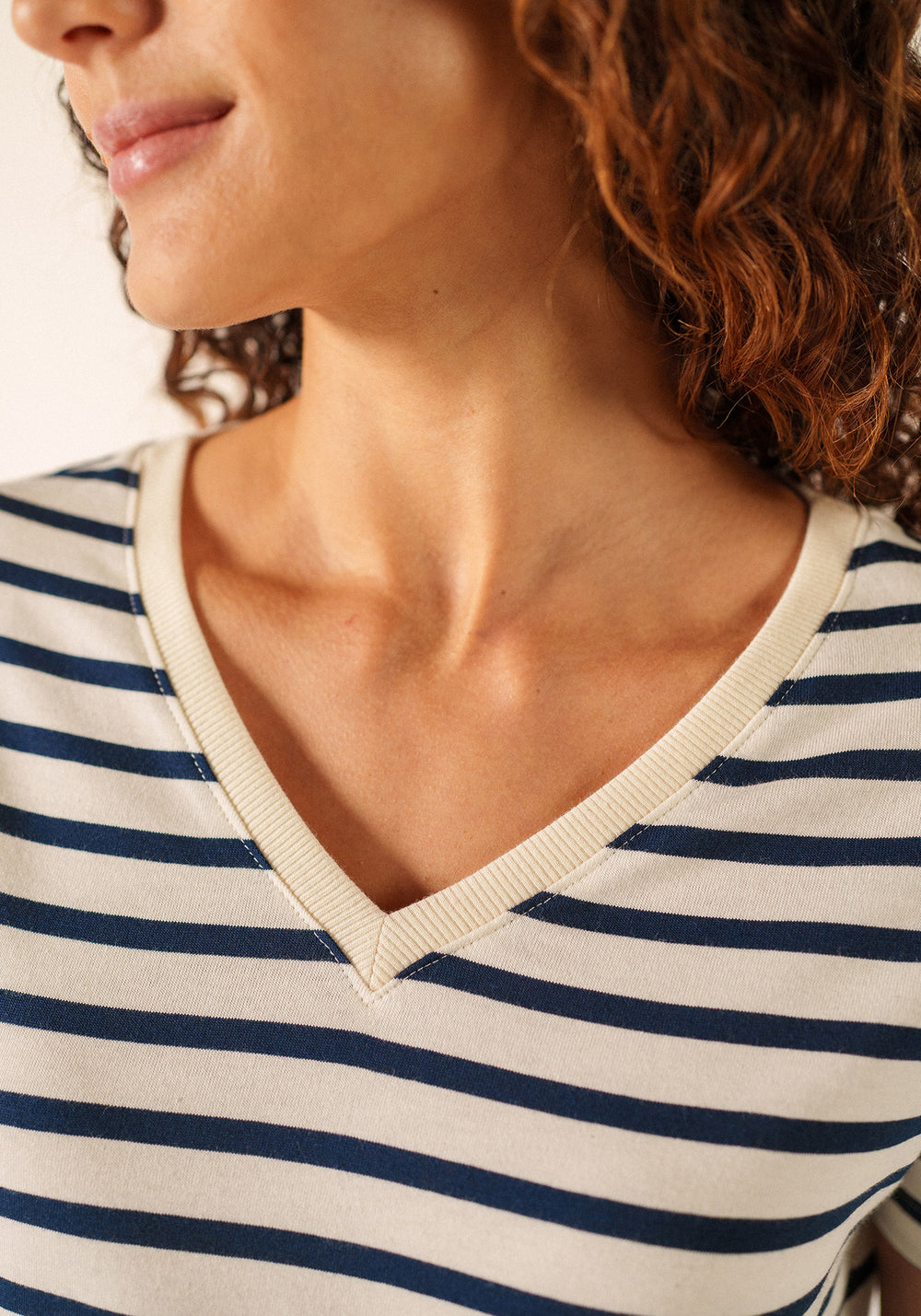 EZE - Midi Dress with High V-Neck and Side Buttons | Light Soft Cotton (ECRU / NAVY)