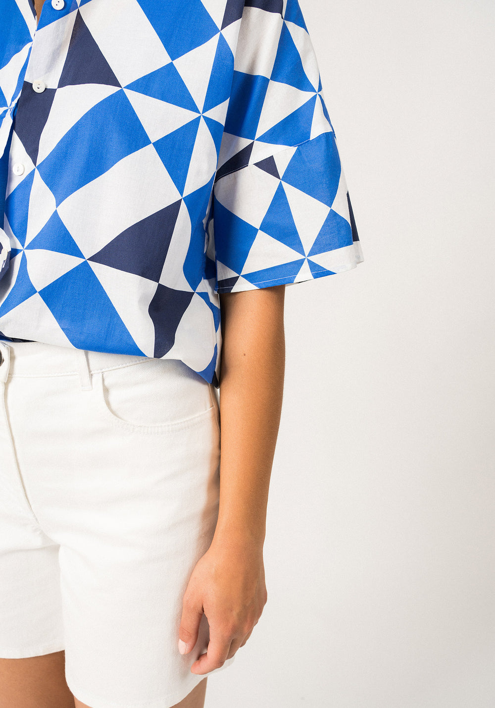 LUCIE Oversized Shirt (WHITE / MER BLUE / NAVY)
