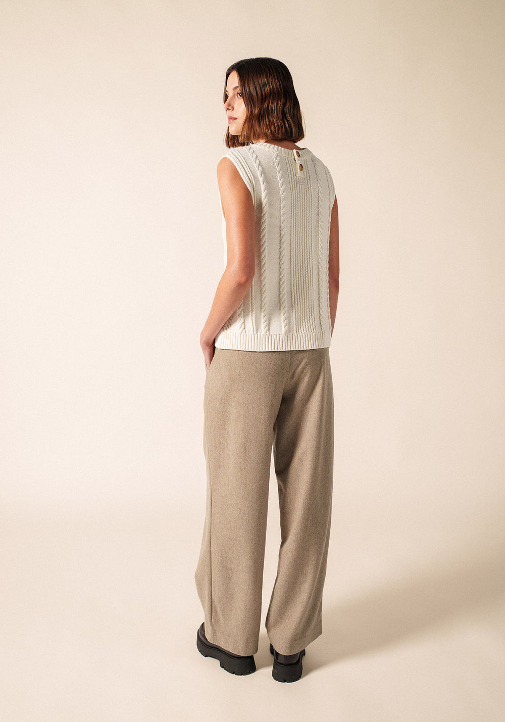 VAL D'AZUN Sweater Vest (IVORY)