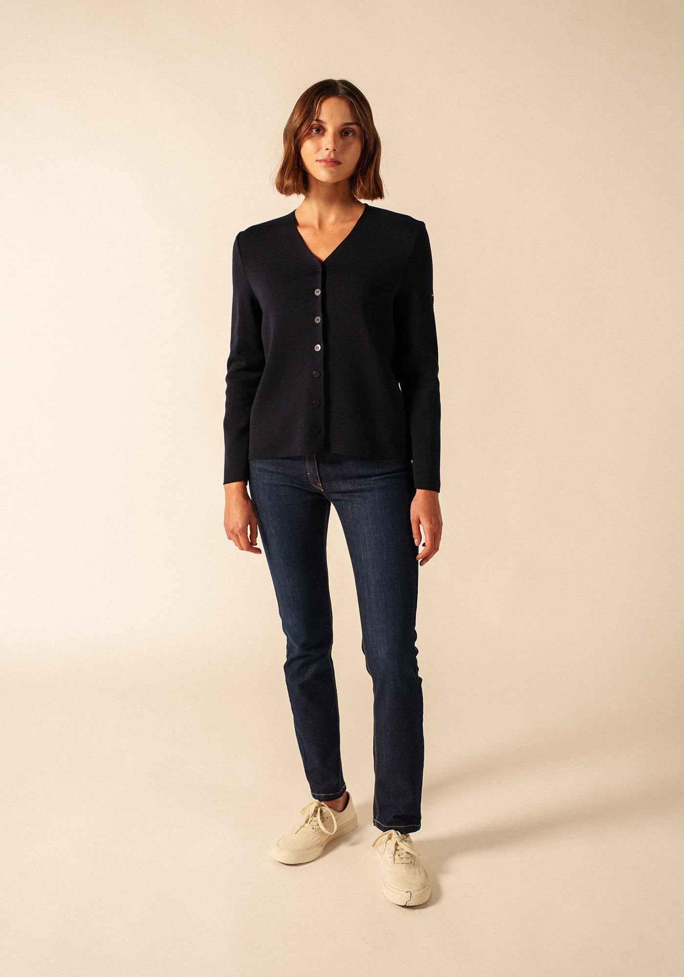 Brevands V-Neck Cardigan (NAVY)