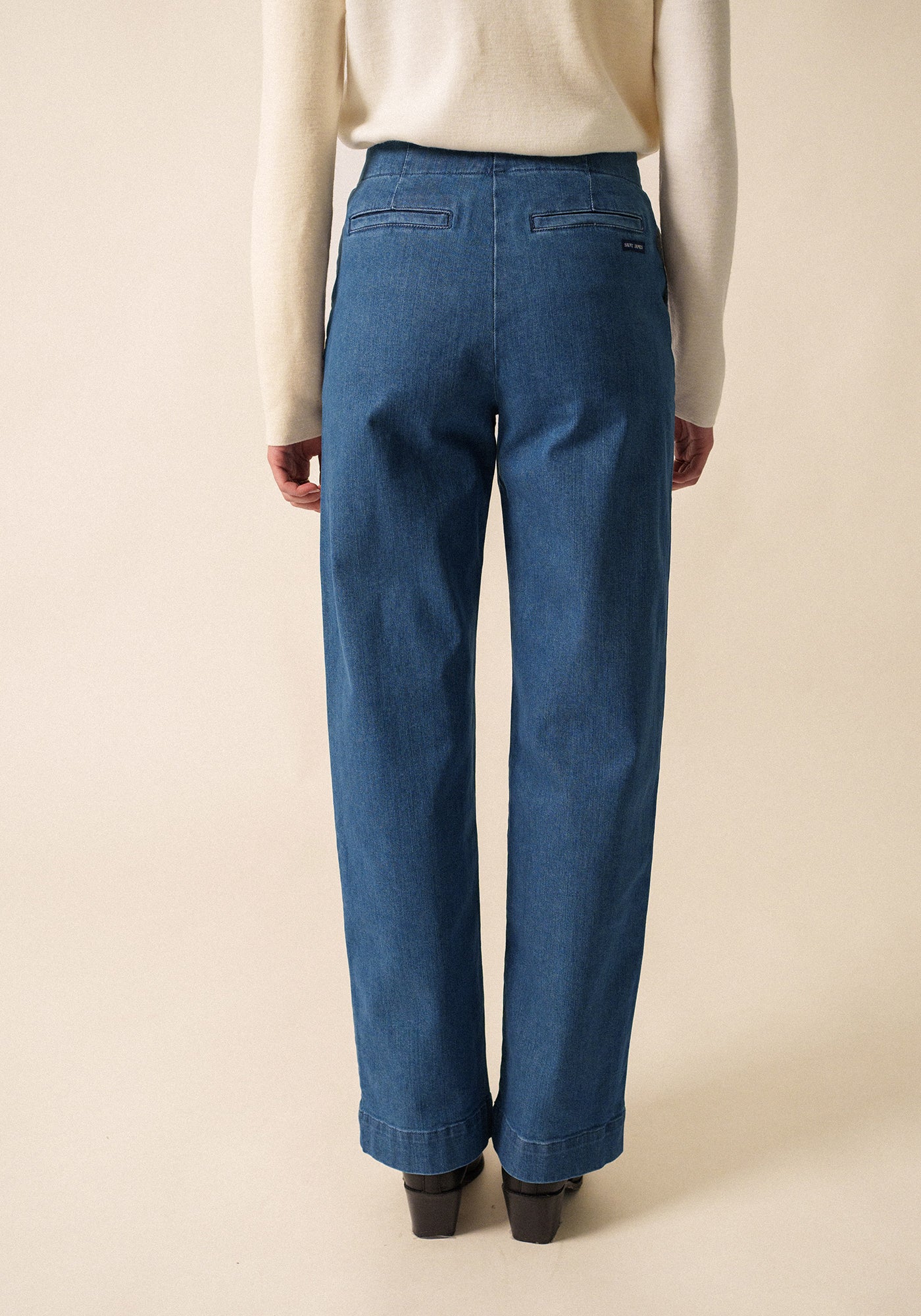 Illustration Vectorielle Dessin Animé Unique Pantalon Jeans Denim Bleu Vue Face | Vecteur Premium Illustration Vectorielle Dessin Animé Unique Pantalon Jeans Denim Bleu Vue Face | Vecteur Premium
