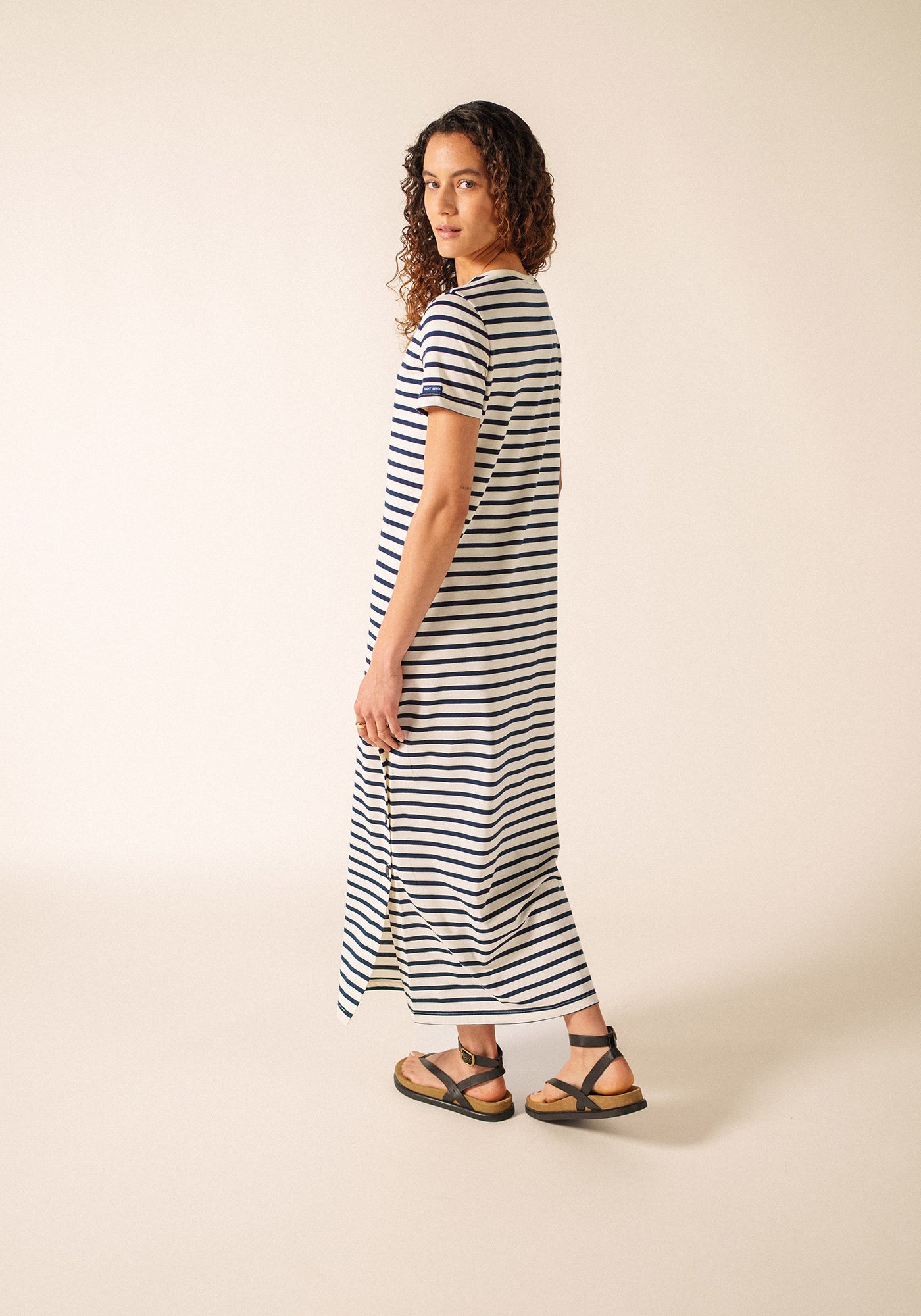 EZE - Midi Dress with High V-Neck and Side Buttons  | Light Soft Cotton (ECRU / NAVY)