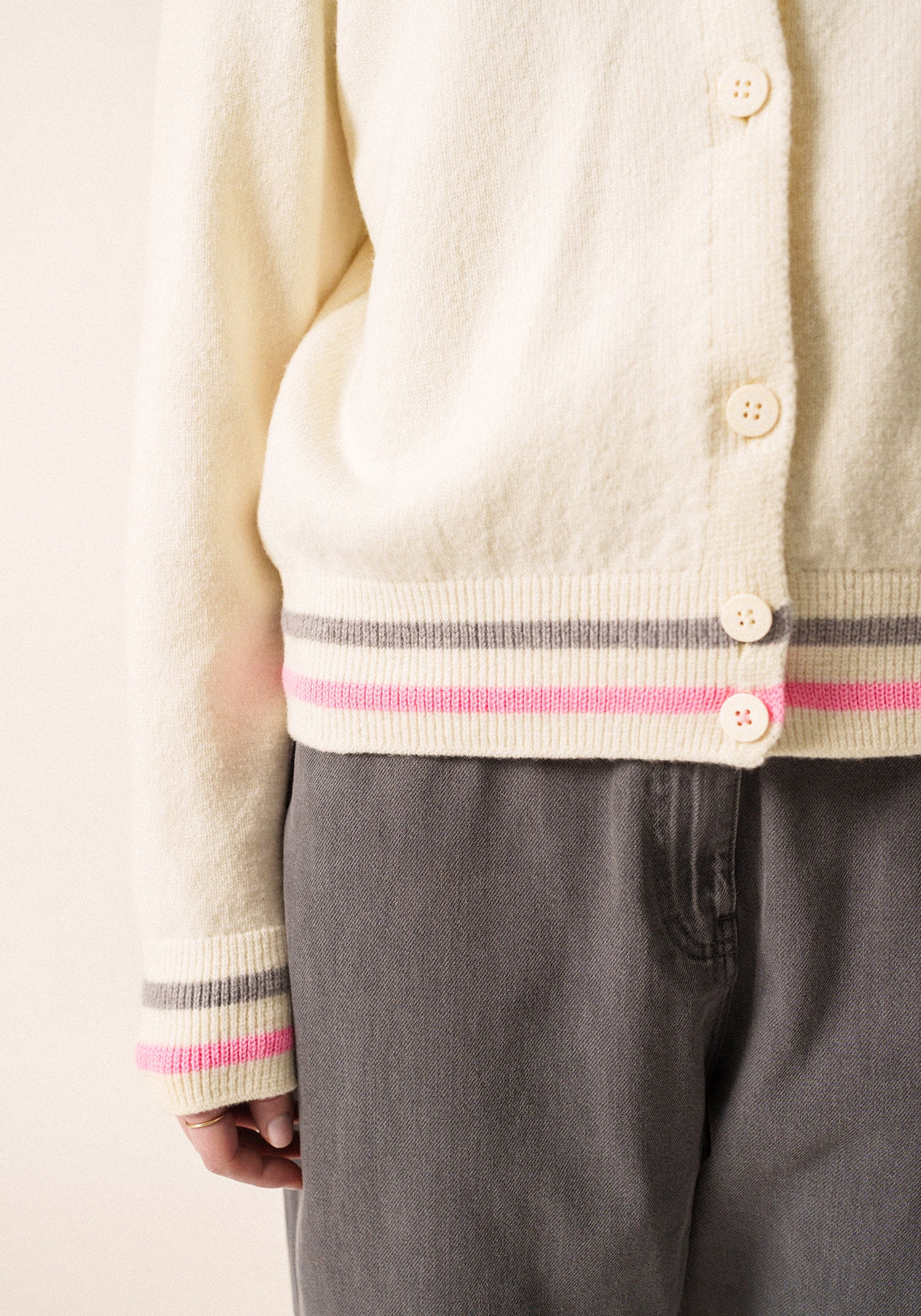 Annecy Wool Cardigan (IVORY / BRIGHT PINK / GRAY)