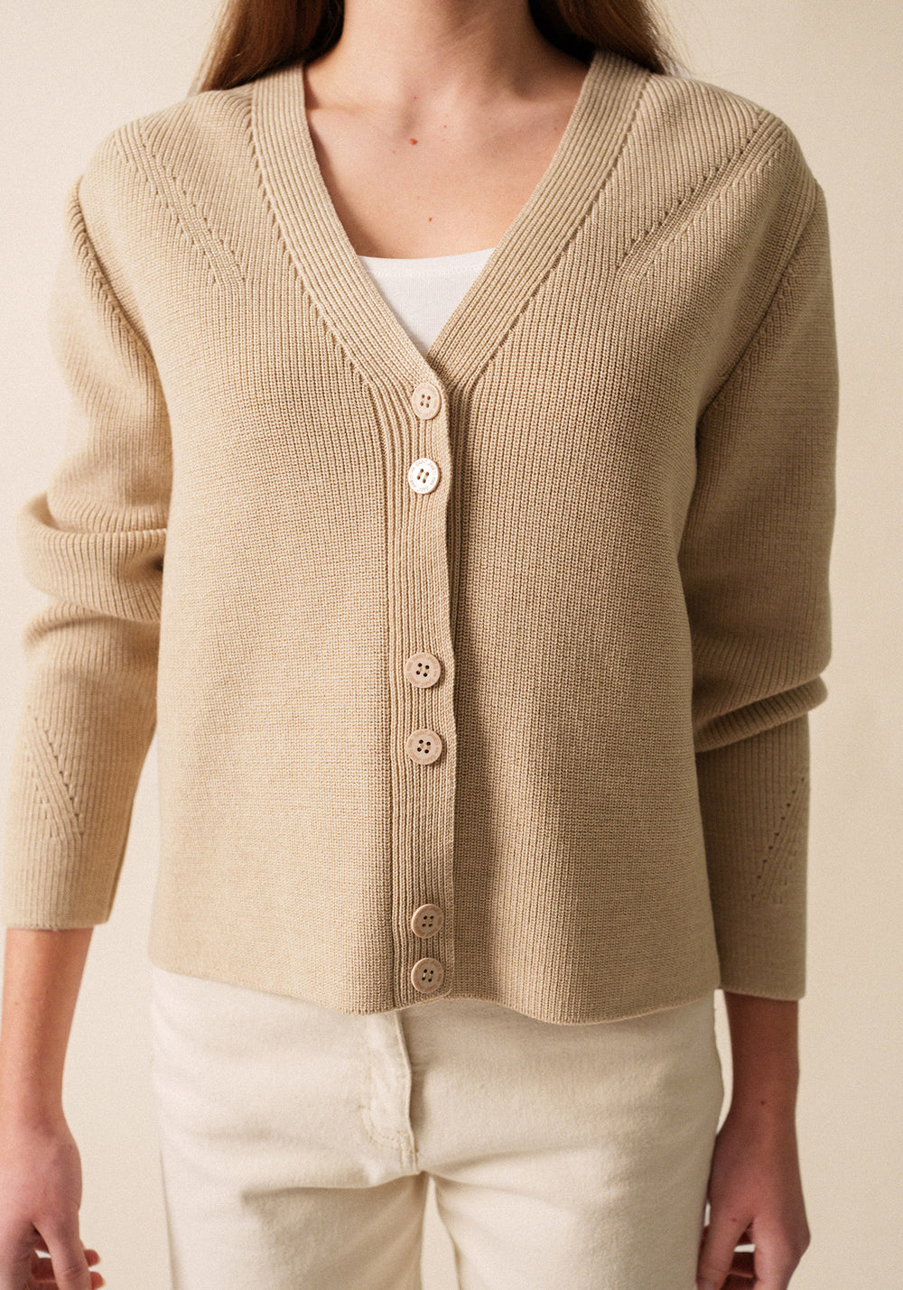 Aoste V-Neck Cardigan (BEIGE)
