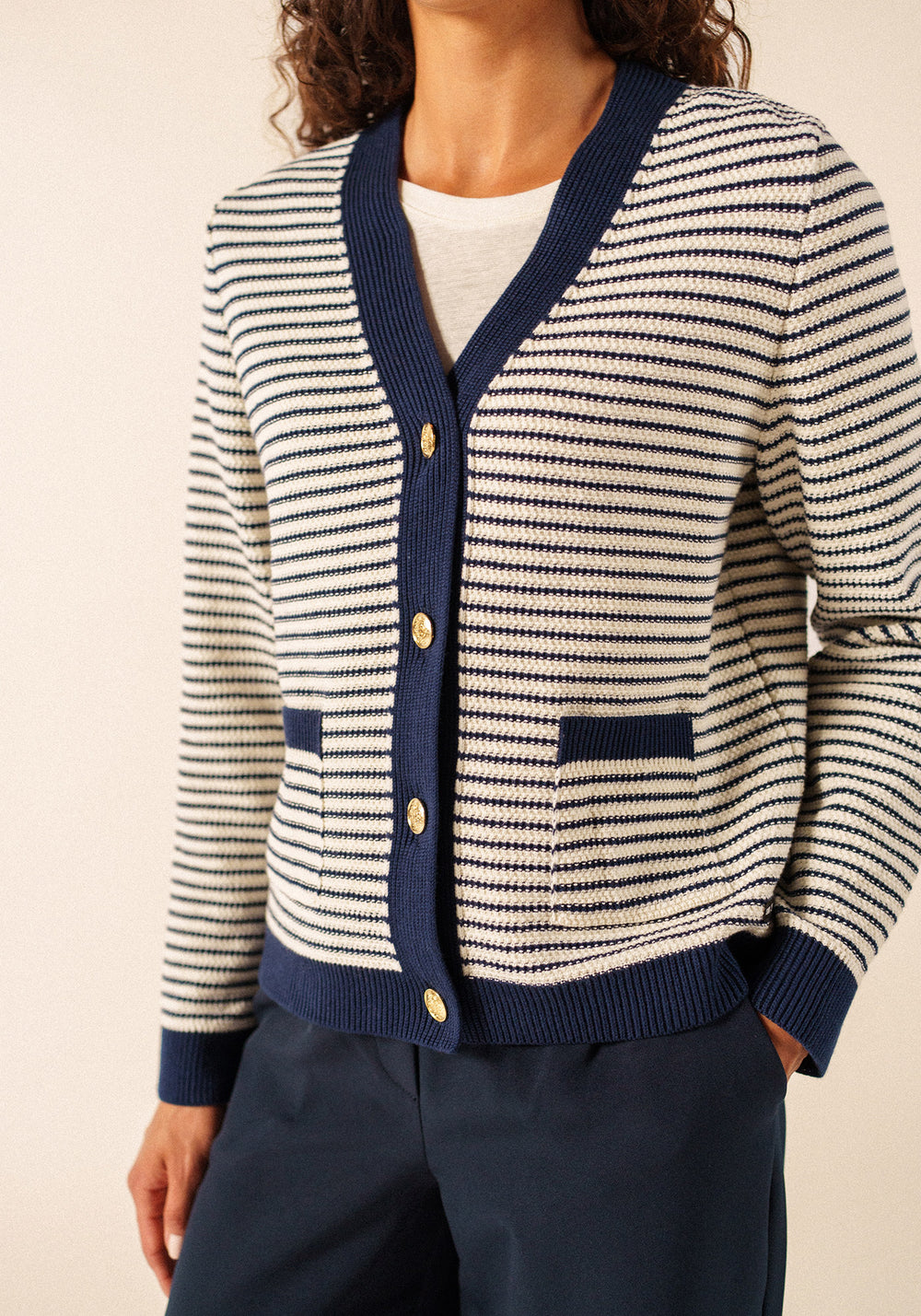 Istres Textured Knit Cardigan (IVORY / NAVY)