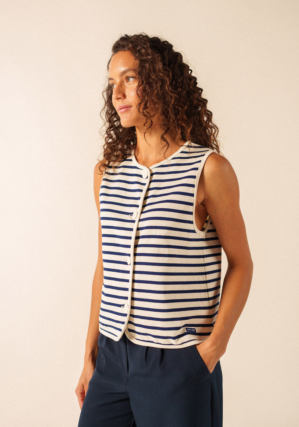 GOUVILLE Breton Stripe Sleeveless Vest (ECRU / NAVY)
