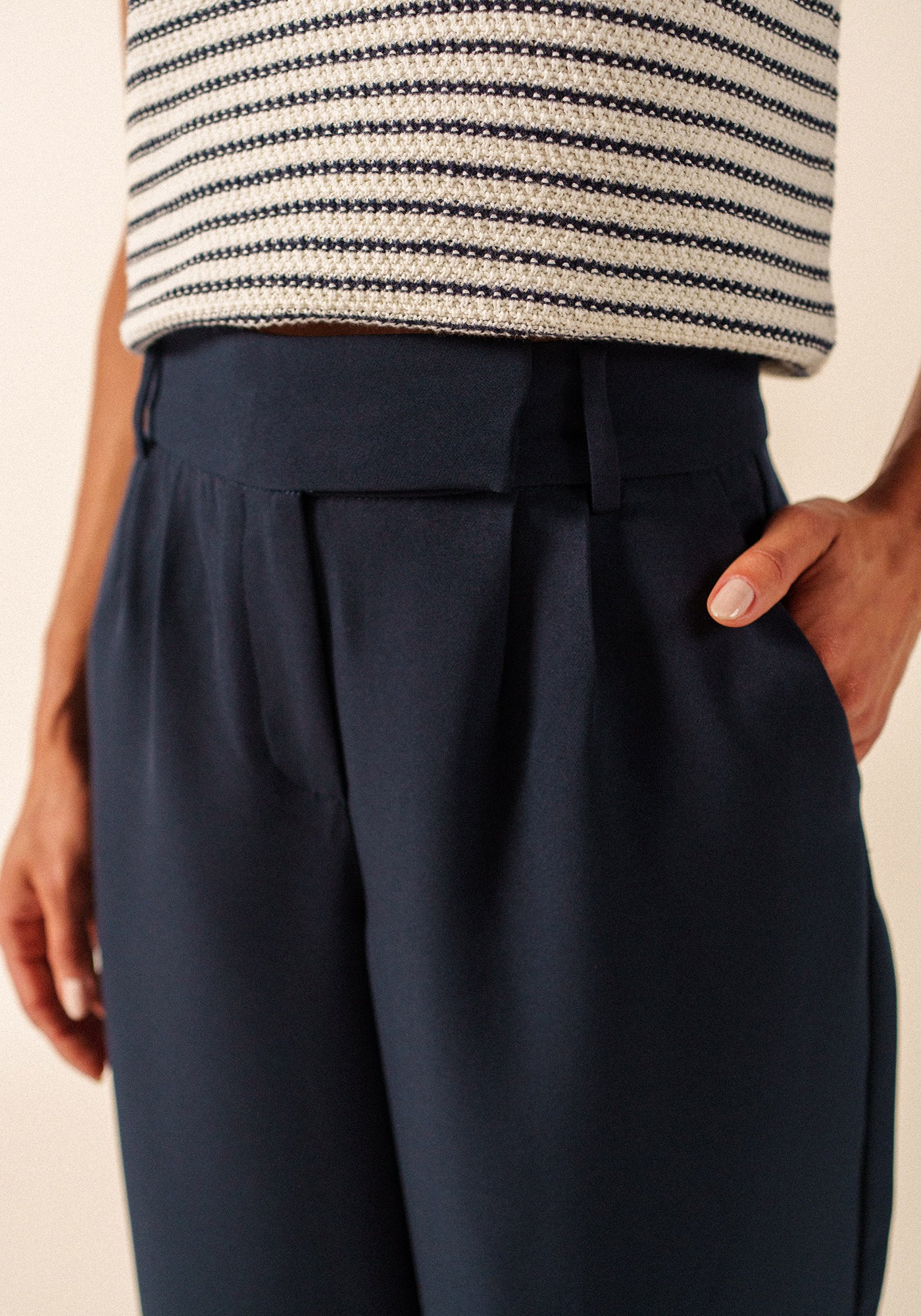 Bianca crepe straight leg pants (NAVY)