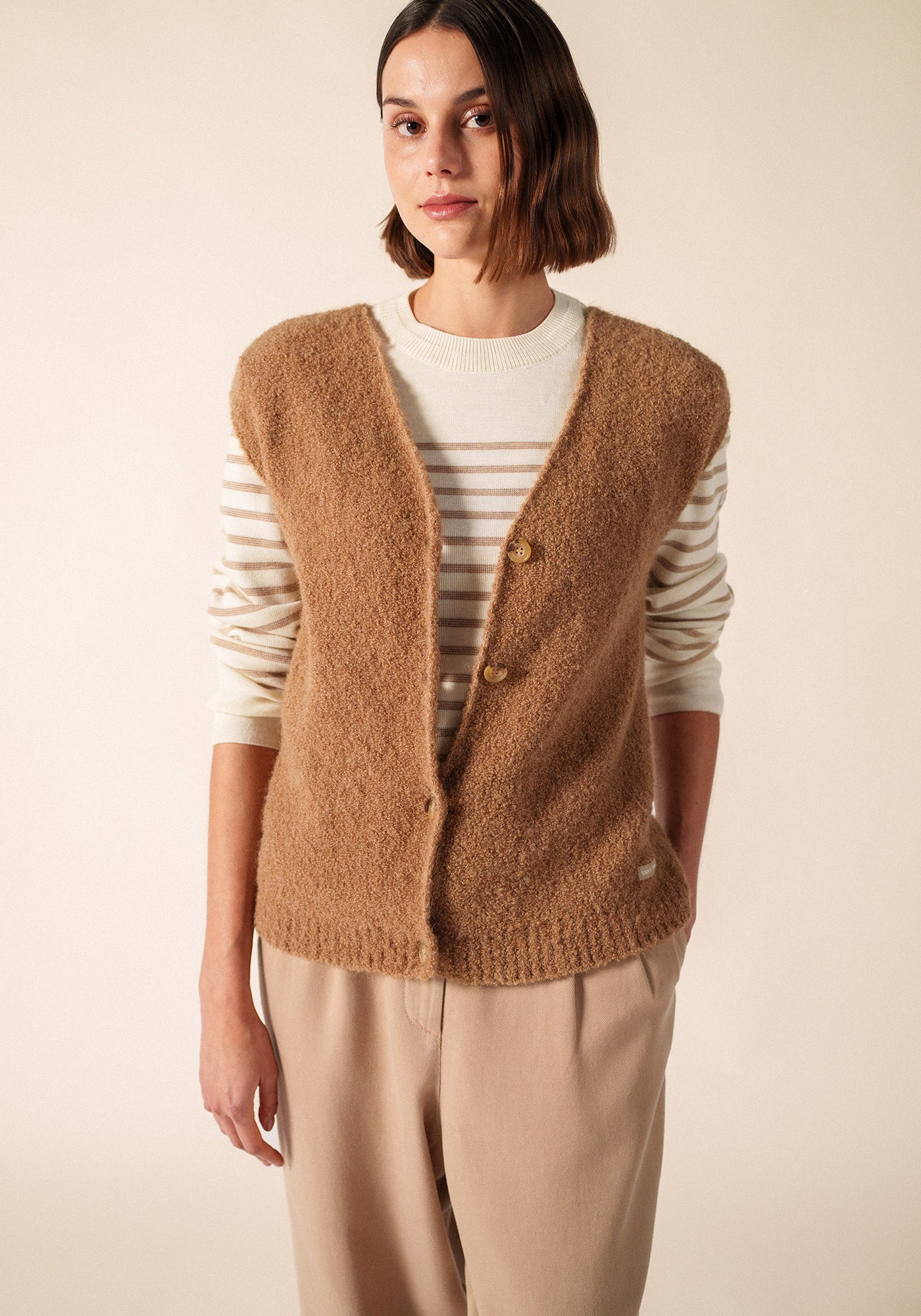 CADEAC Alpaca Sweater Vest (DARK BEIGE)