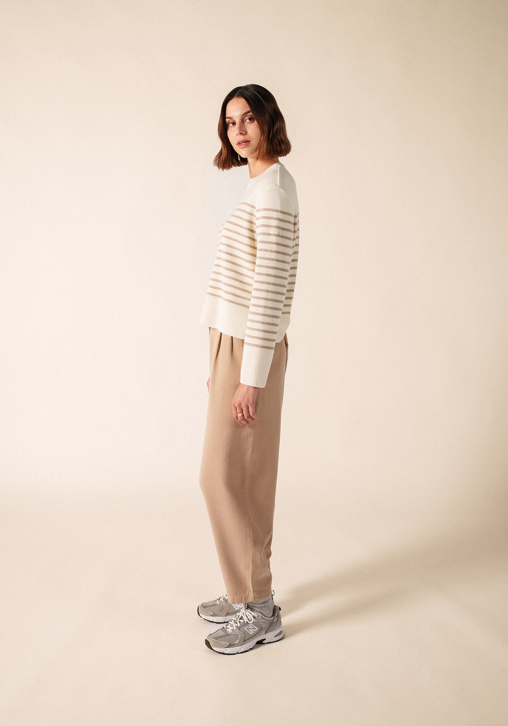 AULON Heathered Striped Wool Sweater (WHITE / DARK BEIGE)