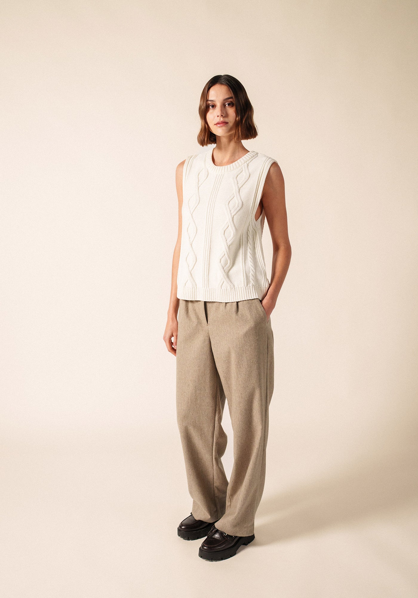 VAL D'AZUN Sweater Vest (IVORY)