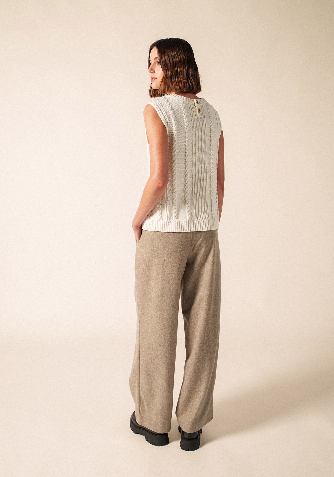 VAL D'AZUN Sweater Vest (IVORY)