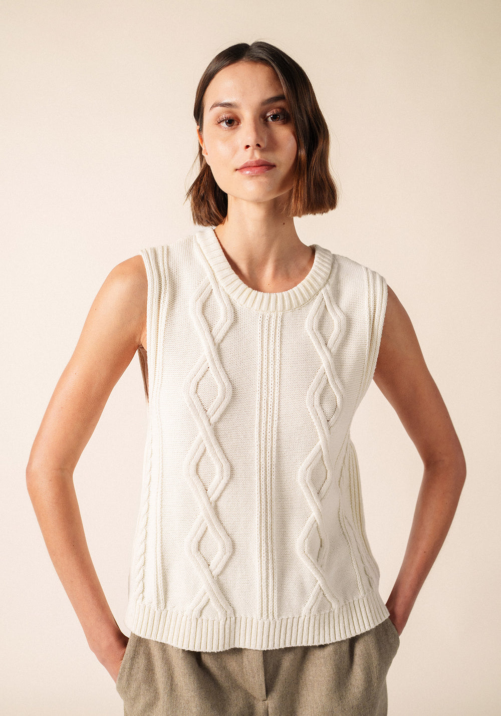 VAL D'AZUN Sweater Vest (IVORY)