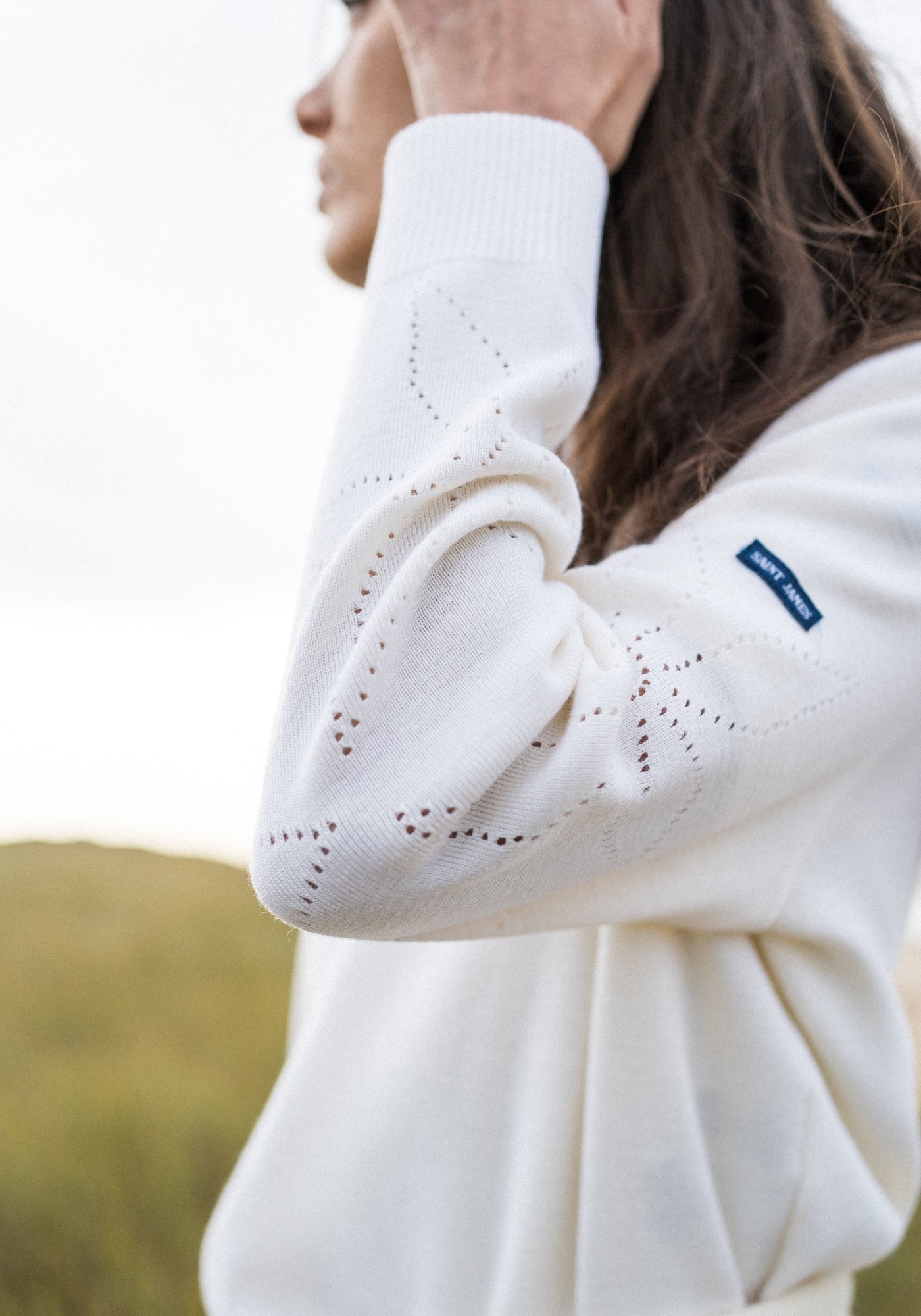 ASCOU Pointelle Sleeve Wool Sweater (WHITE)