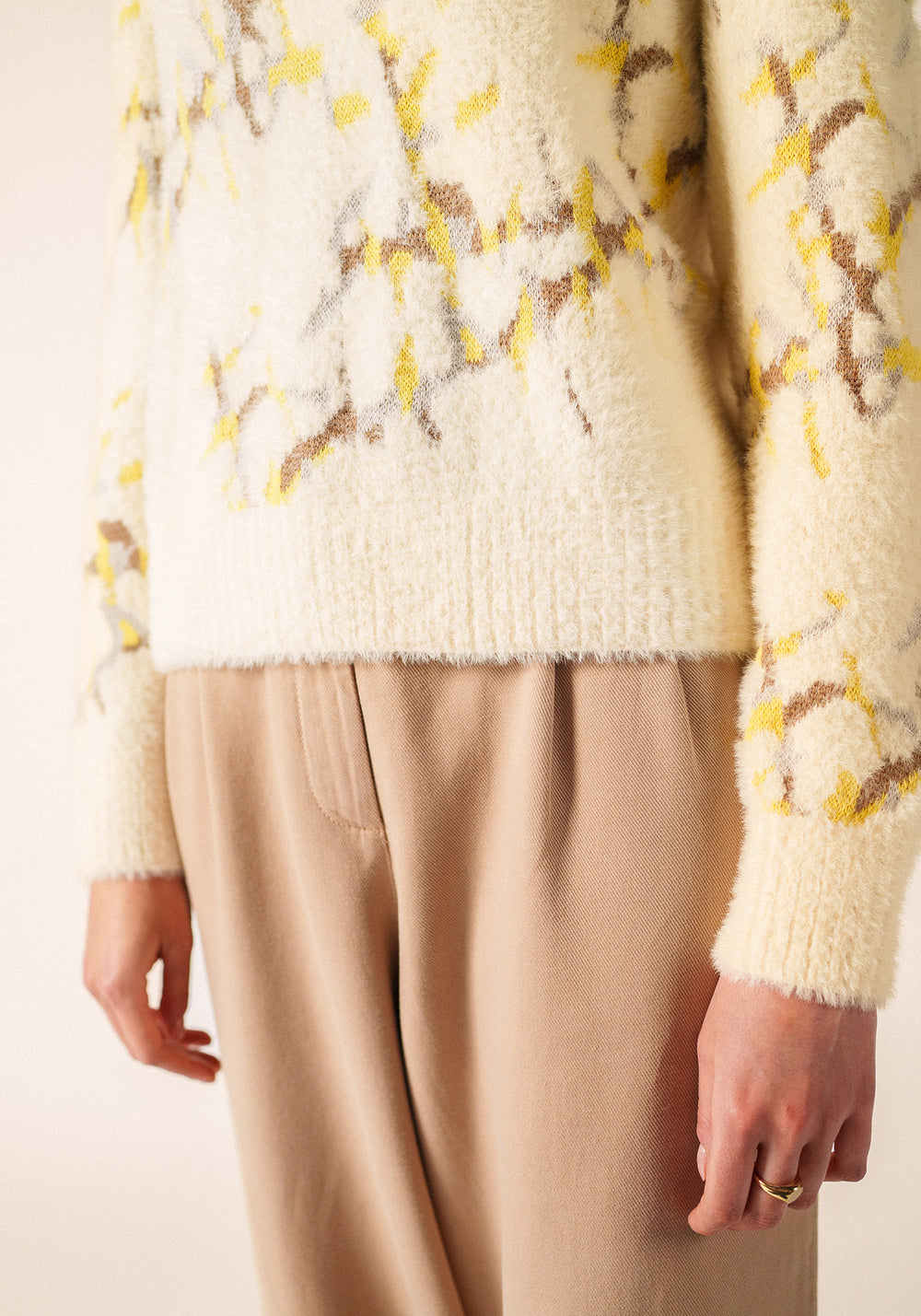 LEEDS Sweater (WINTER WHITE / BEIGE / BUTTER YELLOW)