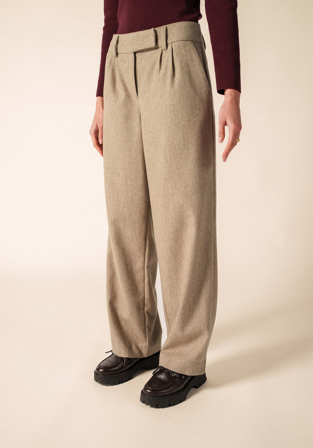 BIANCA HIVER Pleated Wool Flannel Pants (DARK BEIGE)