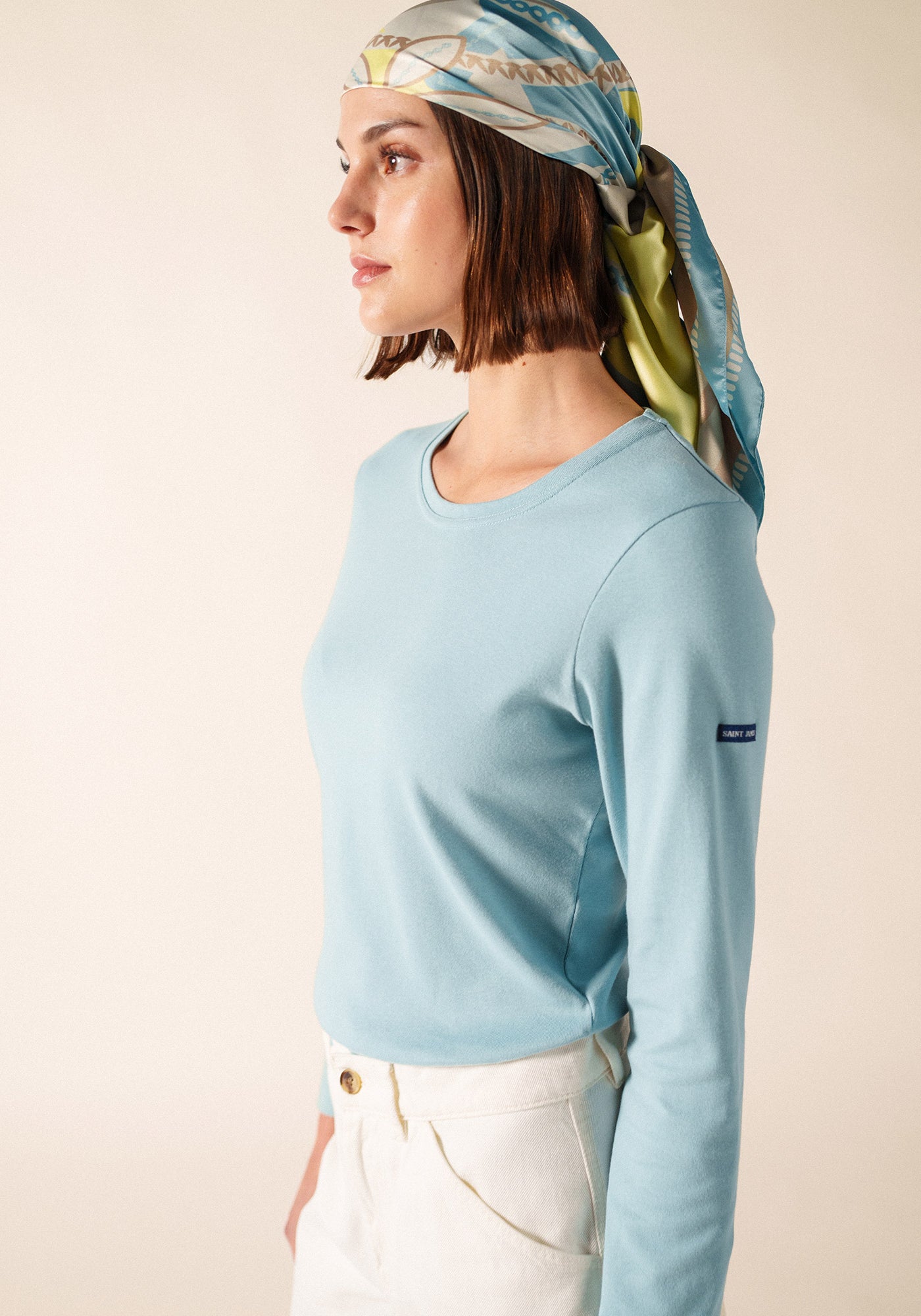 SOFT Square Scarf (LIGHT COASTAL BLUE / WINTER WHITE)