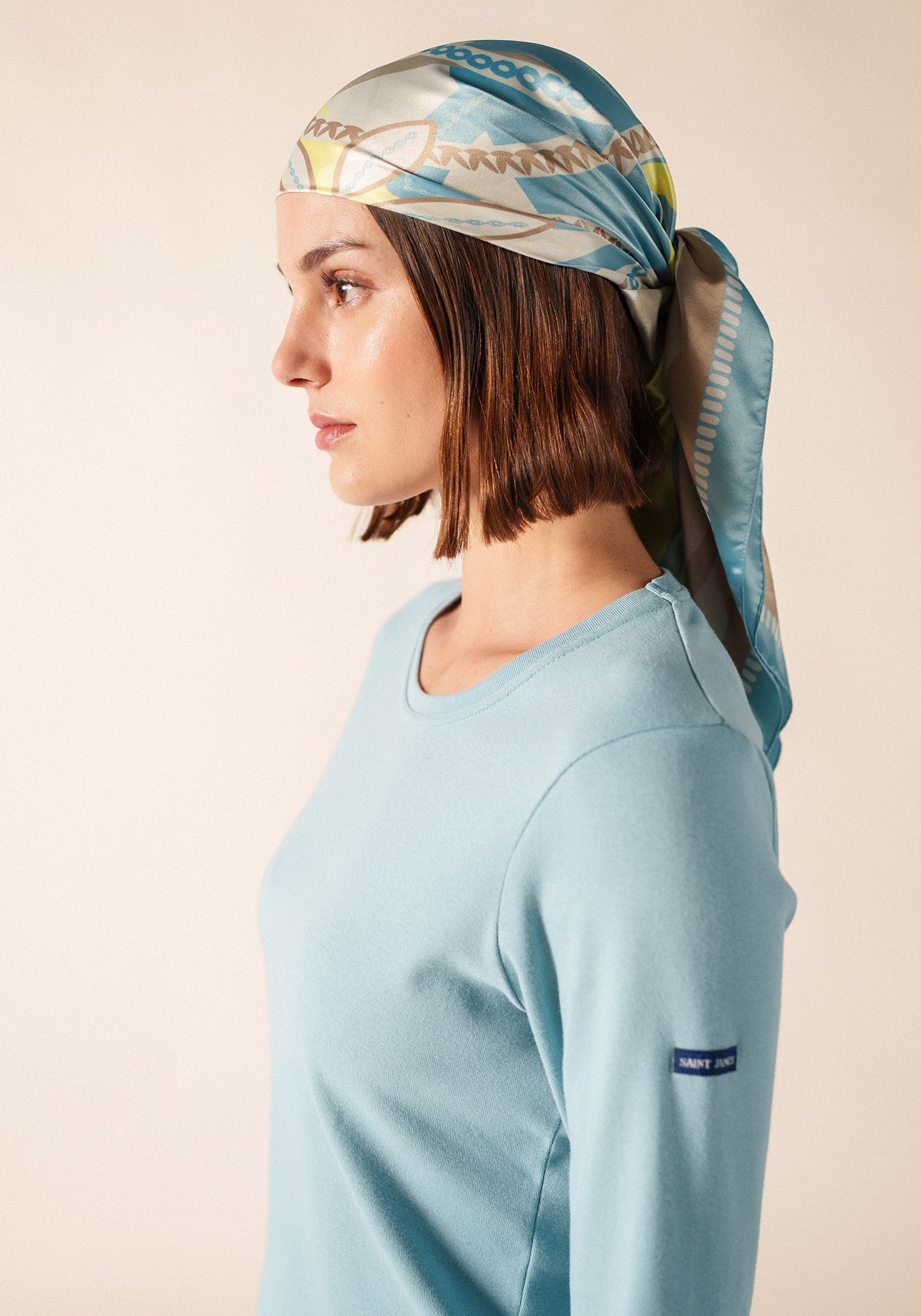 SOFT Square Scarf (LIGHT COASTAL BLUE / WINTER WHITE)