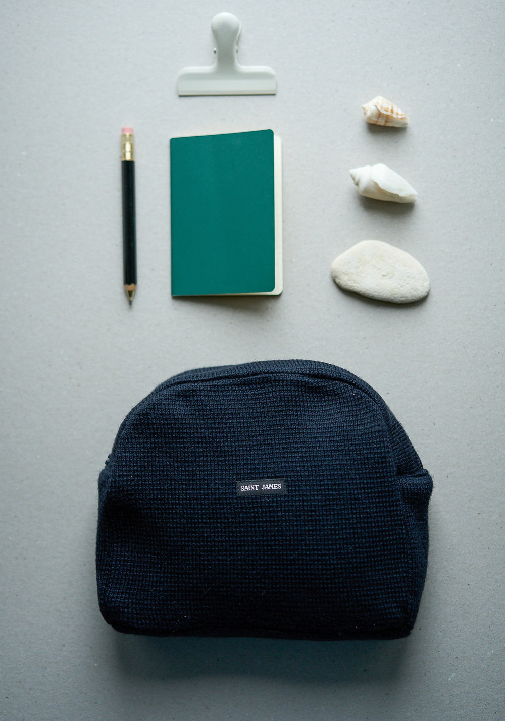 KNIT POUCH (NAVY)