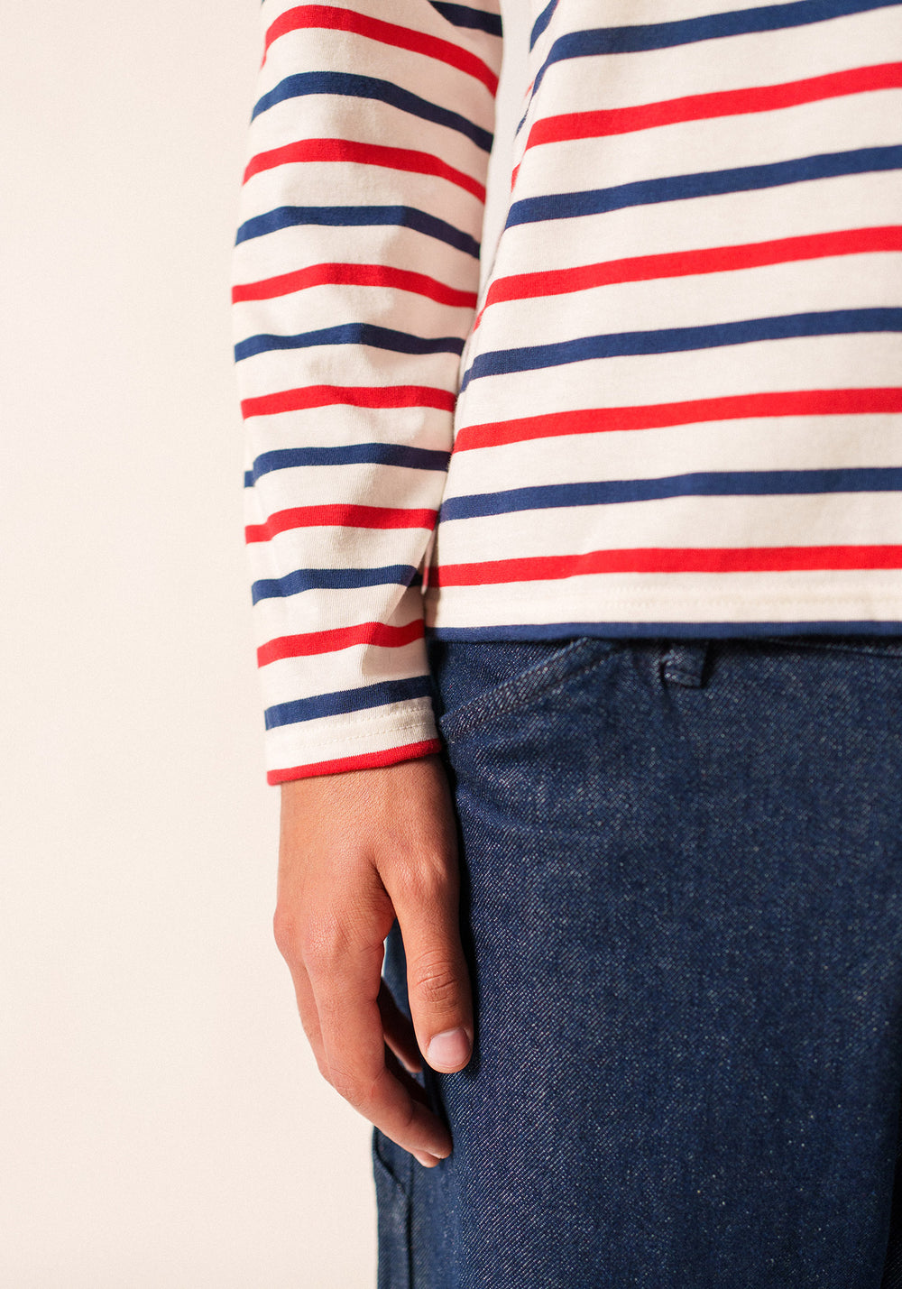 Minquiers Modern Tri-Color Breton Shirt (ECRU / NAVY / RED)