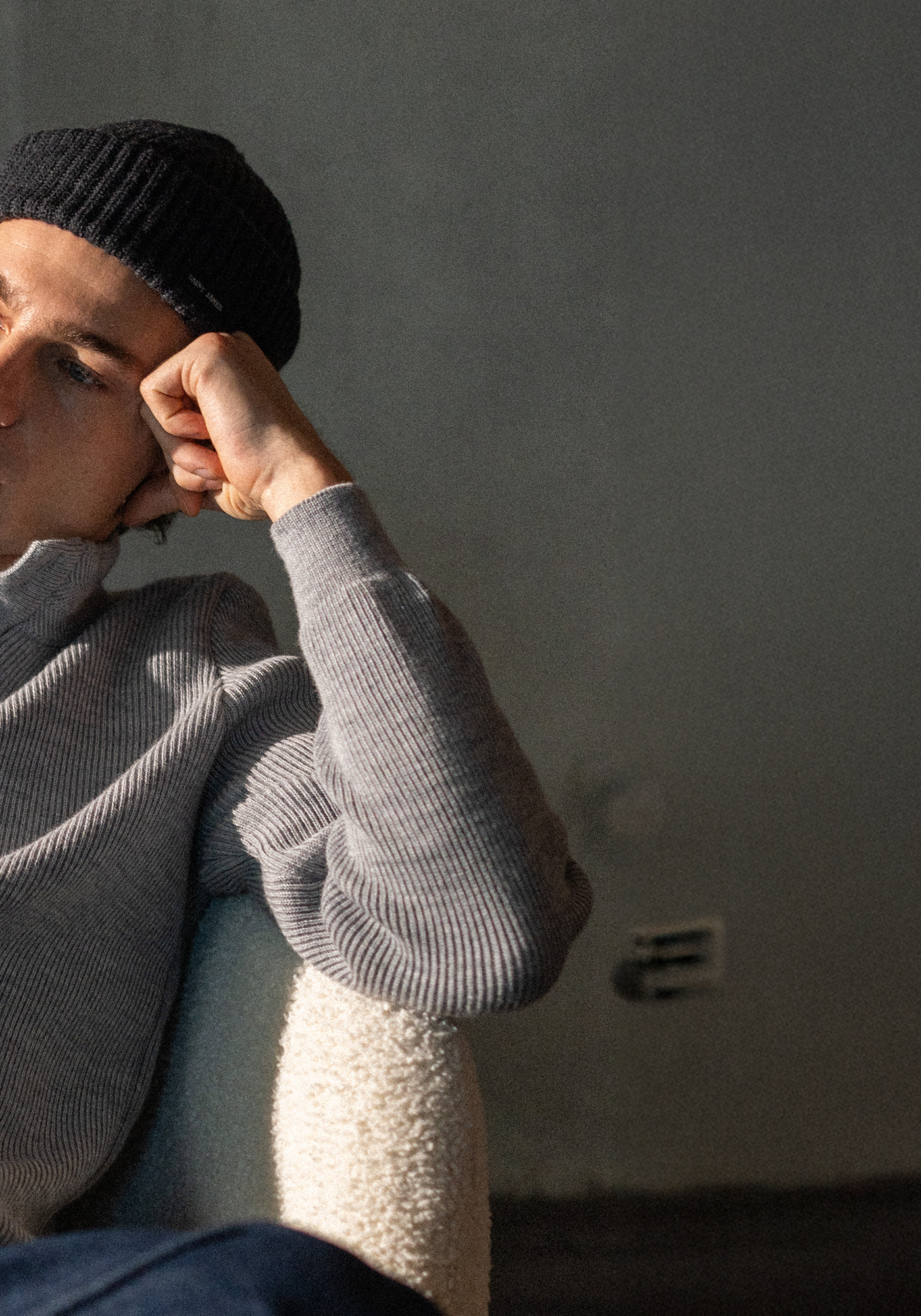 Bourboule Henley Sweater (LIGHT GRAY)