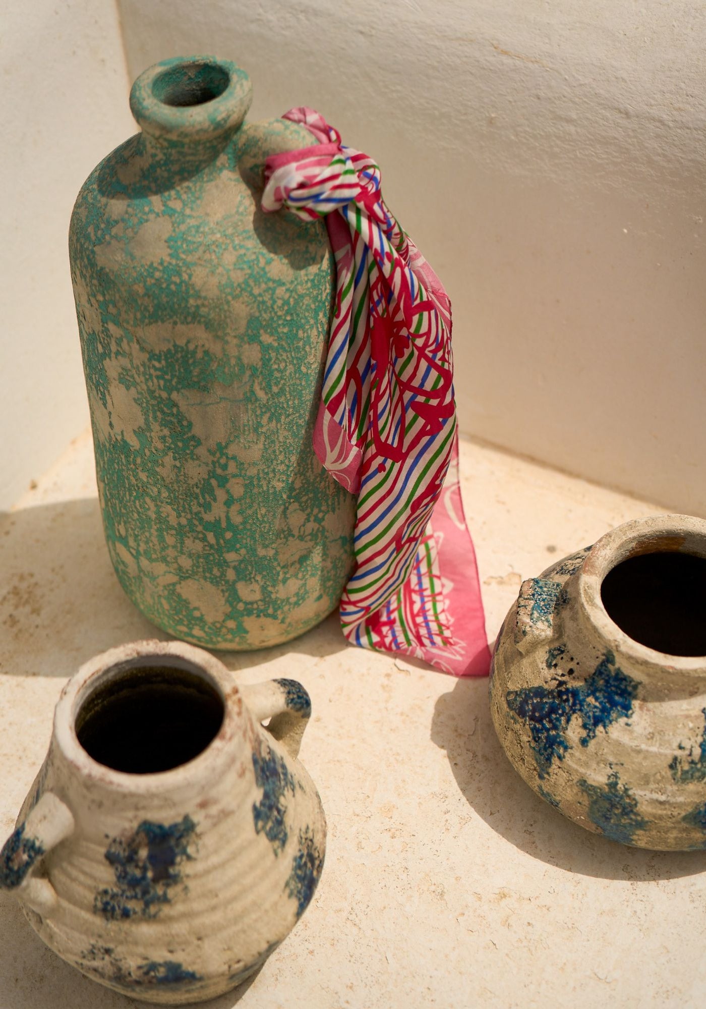 CARRE FLORAL - Square Scarf With Floral Motif (NEON PINK / MER BLUE / GREEN)