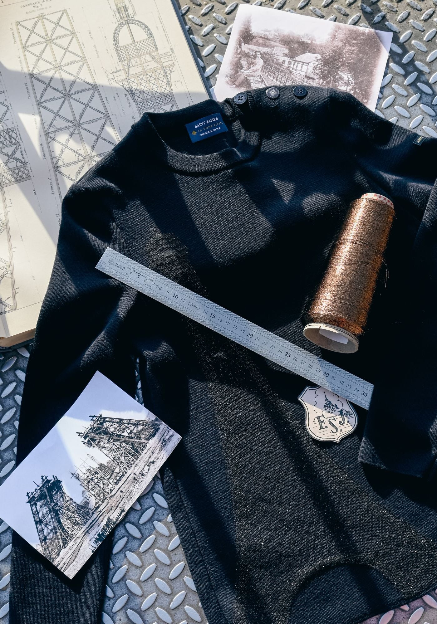 Bregancon Eiffel Breton Sweater (NAVY / BRONZE)