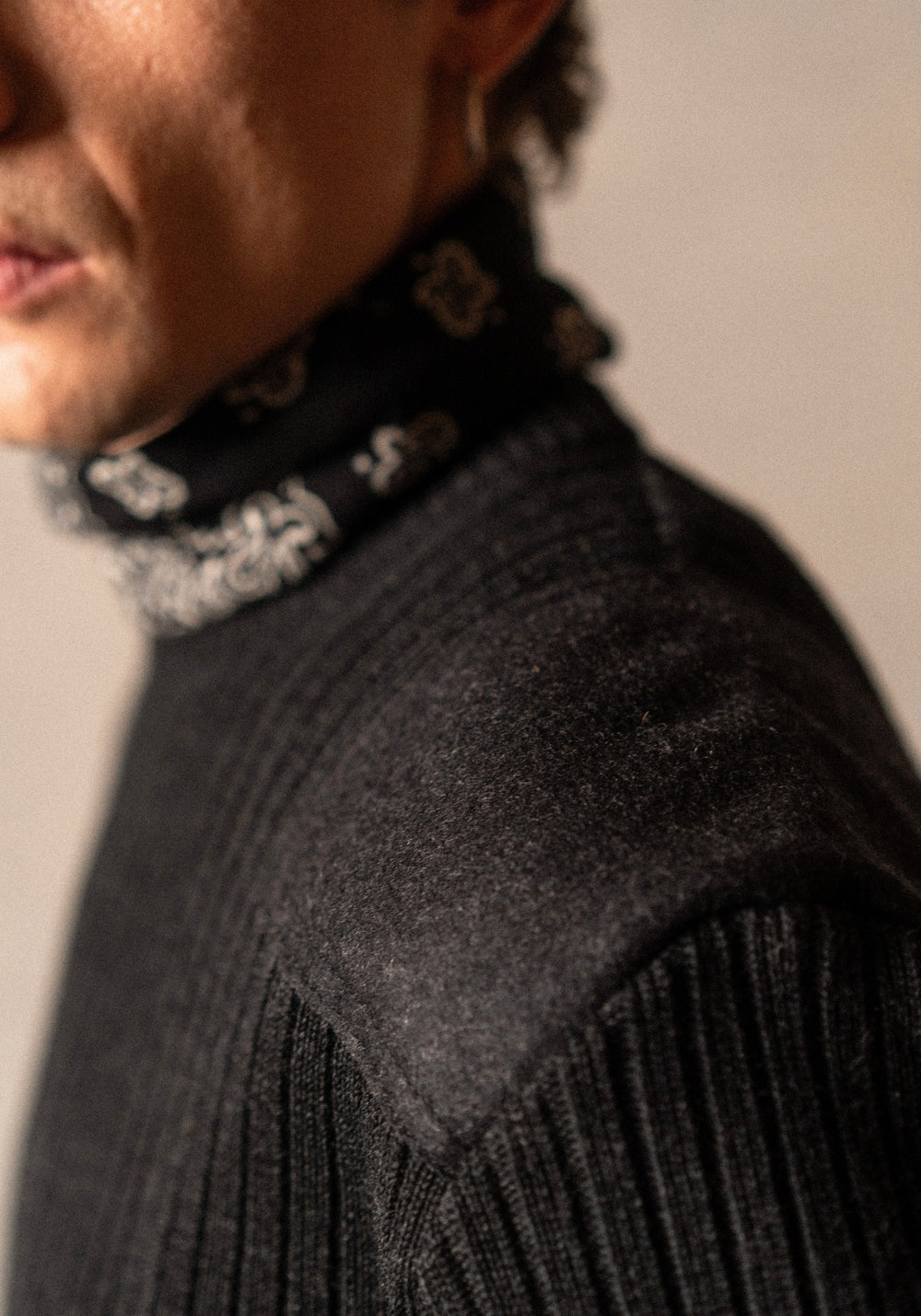 Gouvernail III Sweater (CHARCOAL)