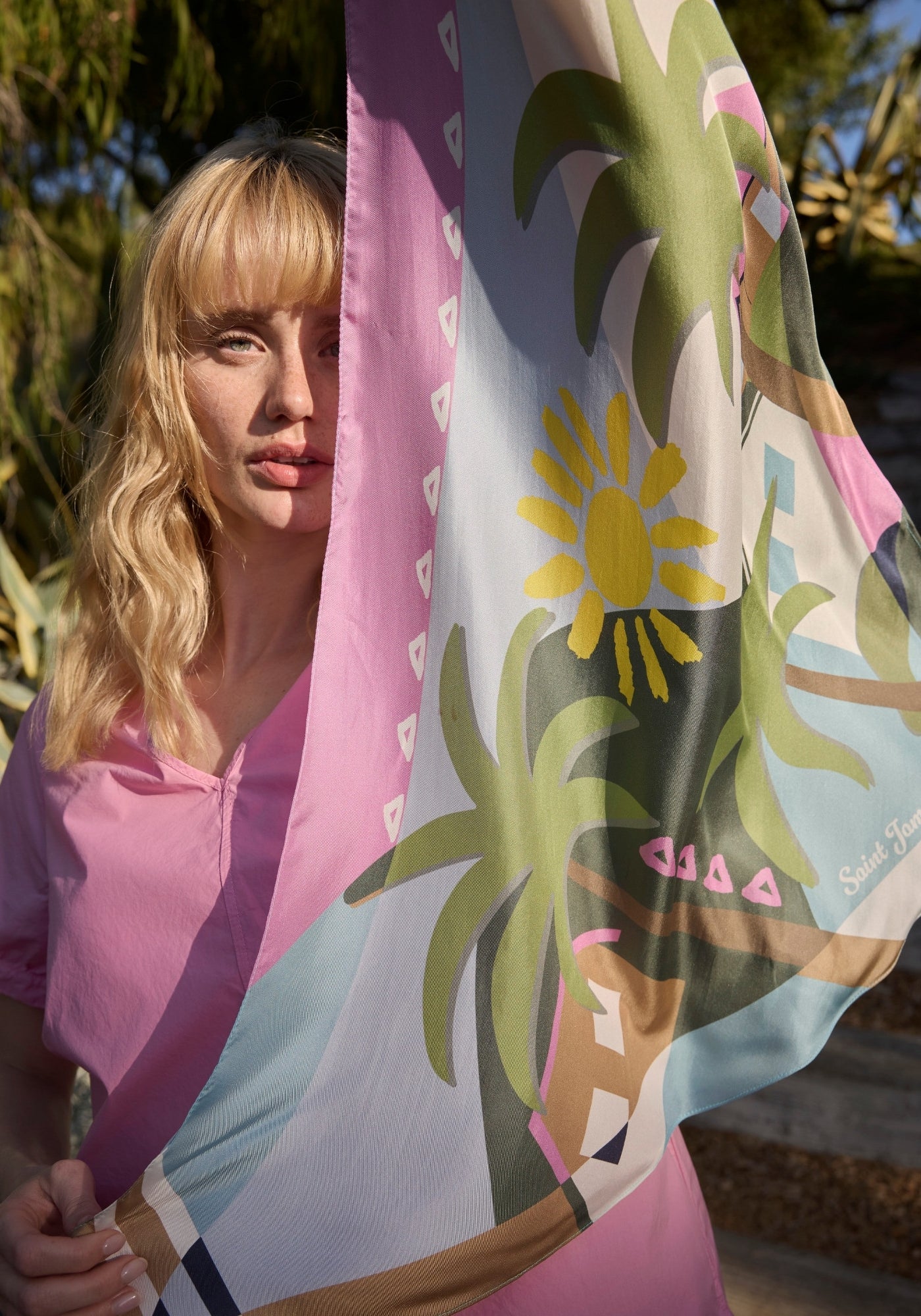 Accalmie triangle silk scarf (ACCALMIE)