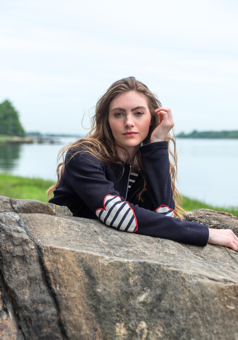 VAUJANY GEMINI CARDI Wool Cardigan (NAVY / ECRU / RED)